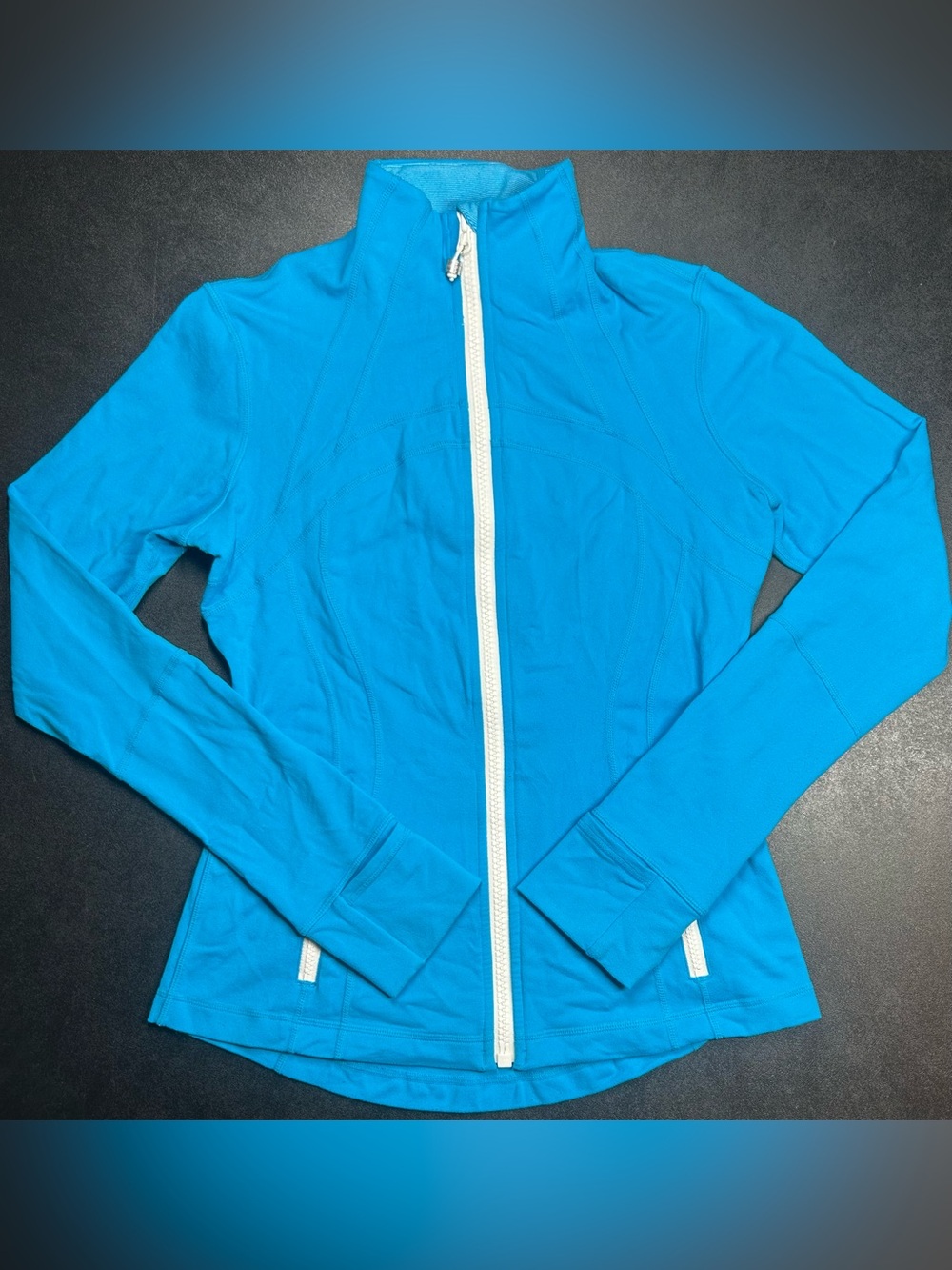 Lululemon Size 8 Blue Vented Cuff Cover Thumb Holes Define Jacket
